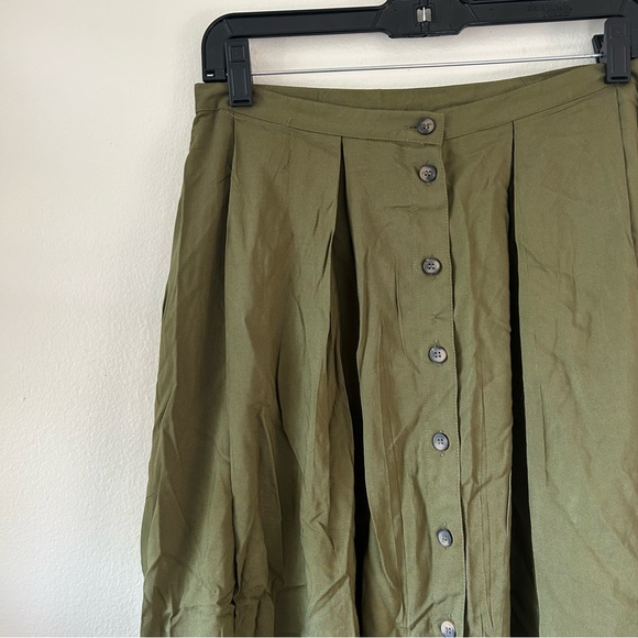 NWT ASOS Design green button front midi skirt - Picture 3 of 4